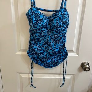Lands End tankini top size 6